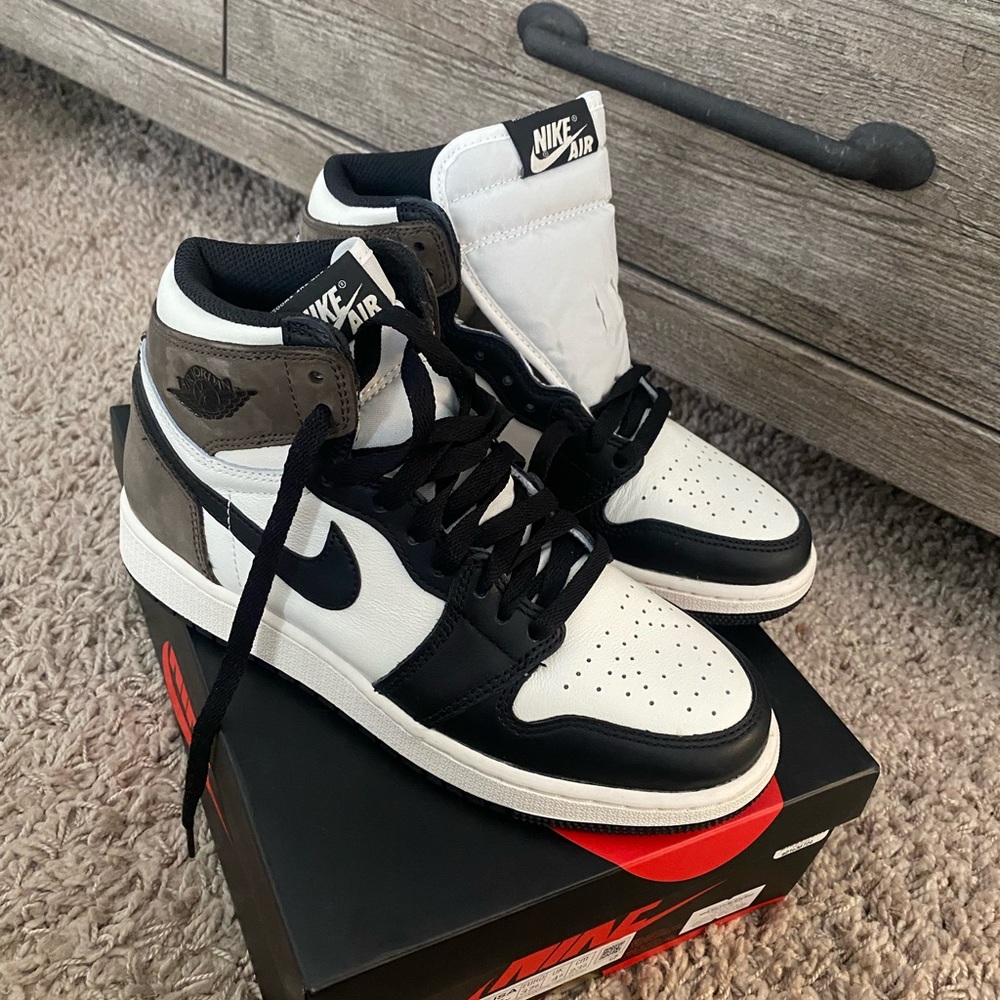 Mocha air Jordan 1